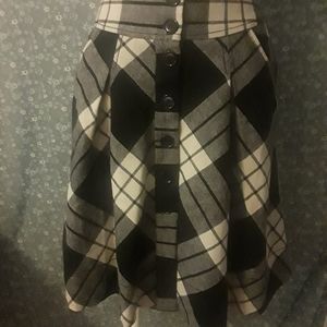 H&M black and white skirt